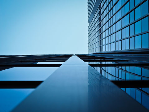 上海建筑專業(yè)律師淺析承攬合同與建設(shè)工程合同